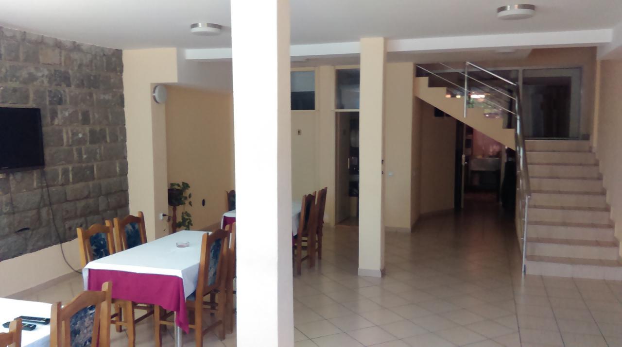 Bed & Breakfast Karavan Raška Екстериор снимка