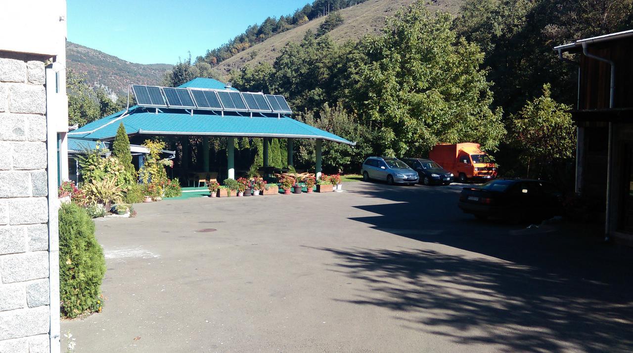 Bed & Breakfast Karavan Raška Екстериор снимка