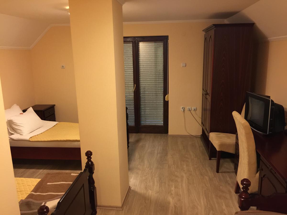Bed & Breakfast Karavan Raška Екстериор снимка